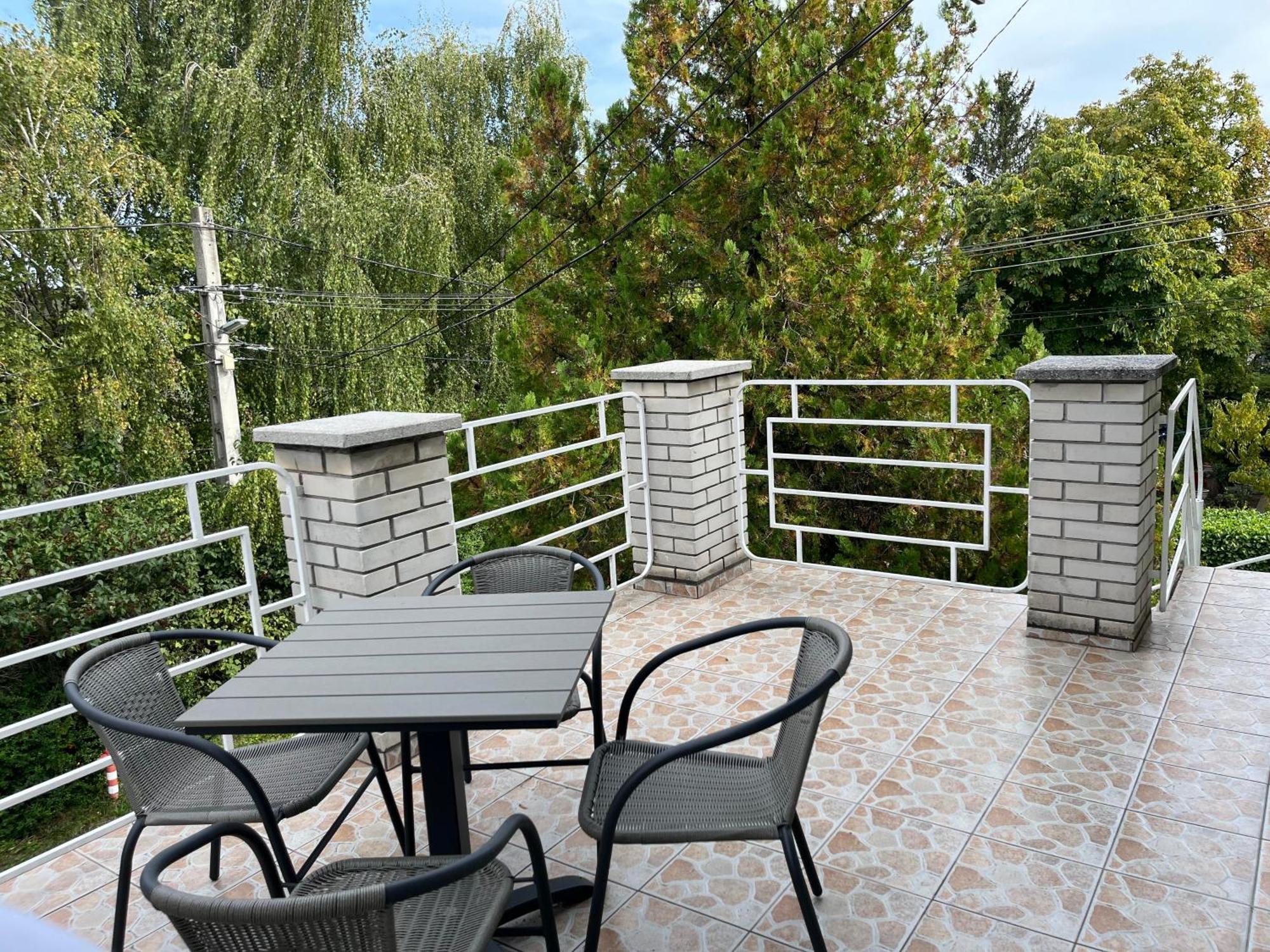 Petoefi Vendeghaz Otel Eğri Dış mekan fotoğraf