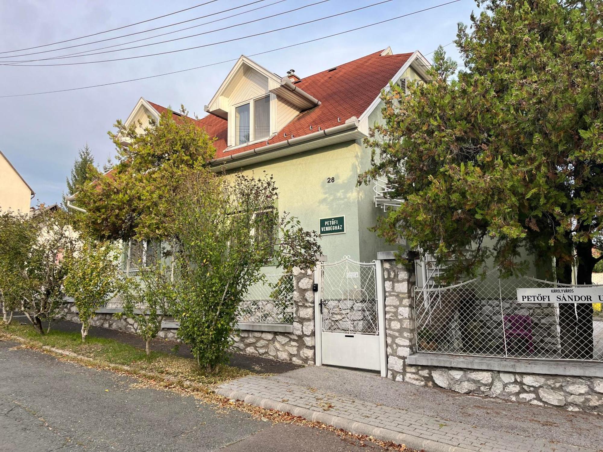 Petoefi Vendeghaz Otel Eğri Dış mekan fotoğraf